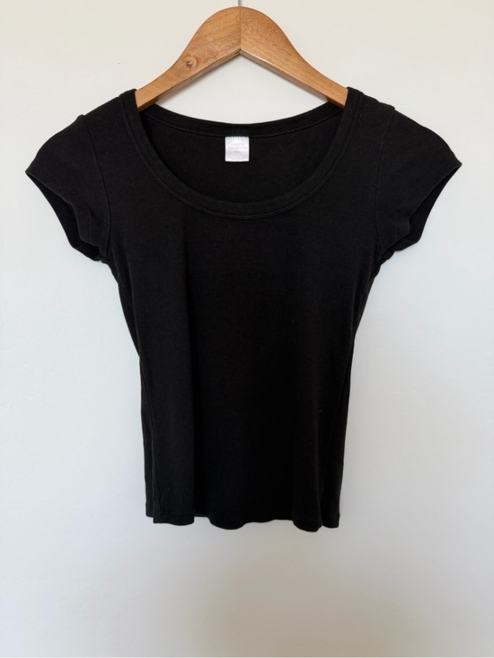Classic Black Scoop Neck Short Sleeve Tee